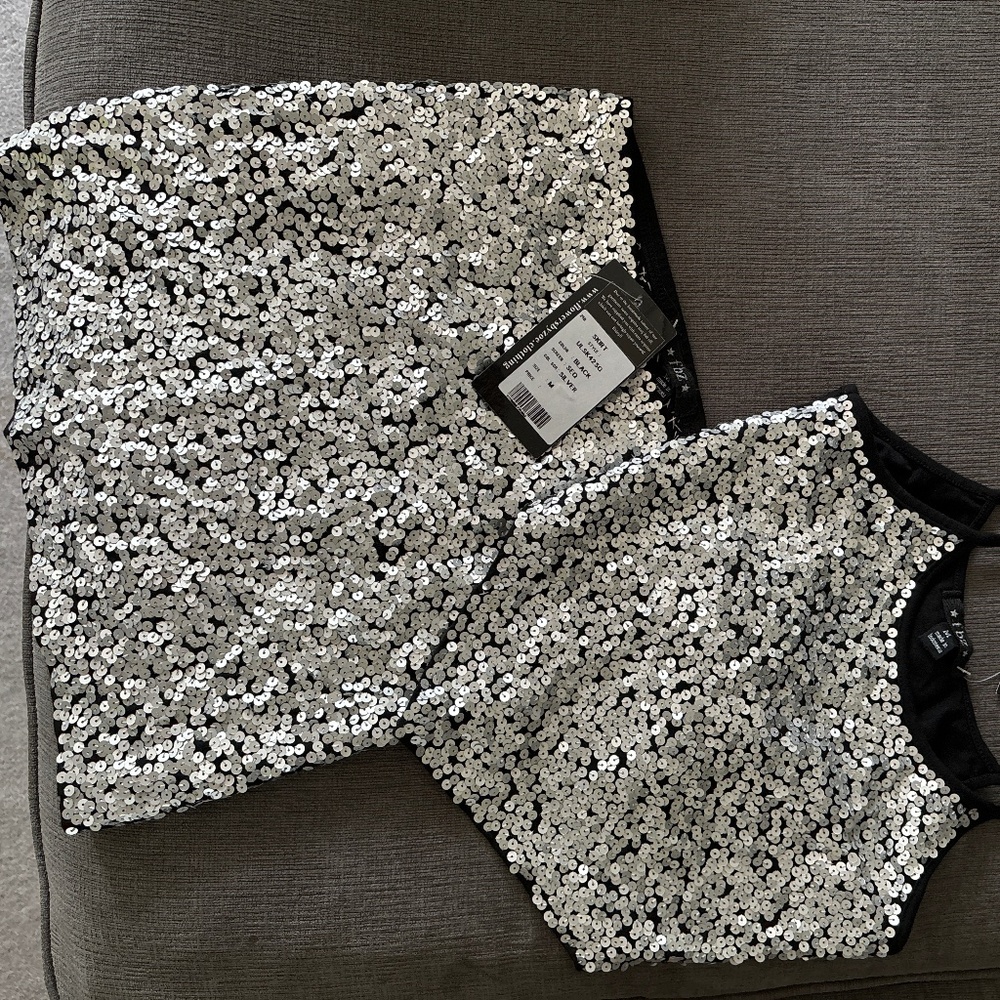 Girls Flowers by Zoe skirt shirt set (10$